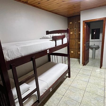 Hostel Peter Pan Puerto Iguazú Zewnętrze zdjęcie