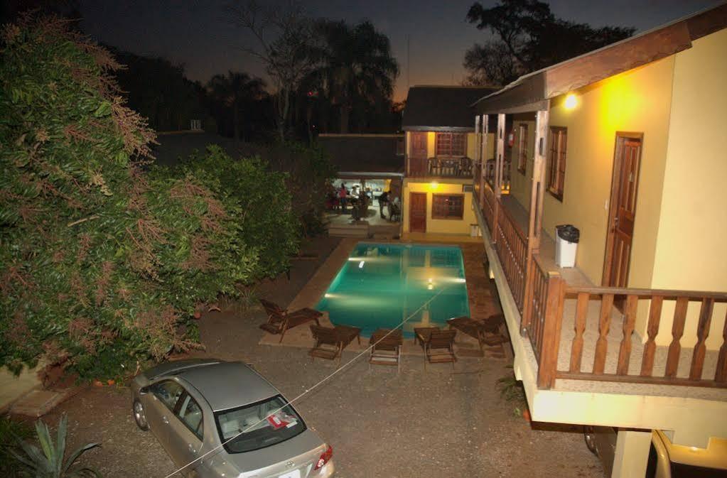 Hostel Peter Pan Puerto Iguazú Zewnętrze zdjęcie