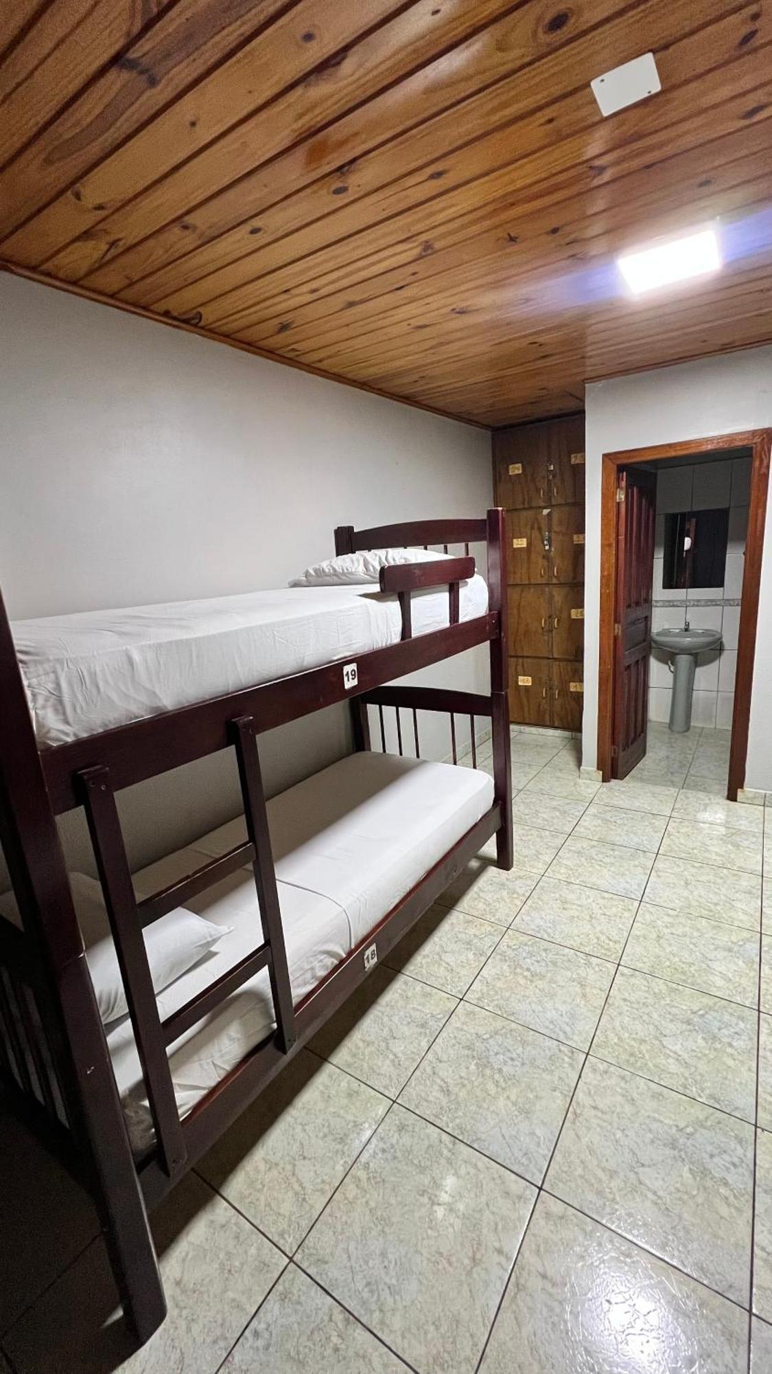 Hostel Peter Pan Puerto Iguazú Zewnętrze zdjęcie